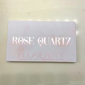 Huda beauty rose quartz pallet